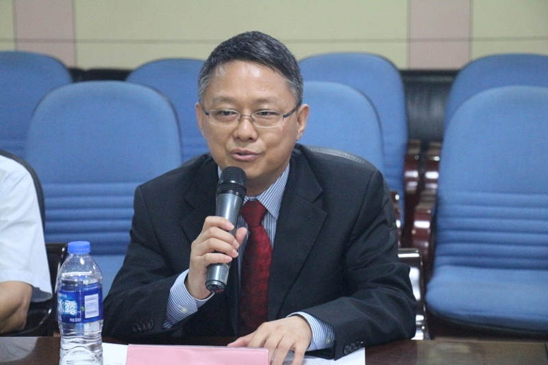 (国际翻译学院副院长常晨光发言)