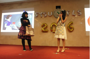 话剧及合唱：《白齿公主圣诞快乐》