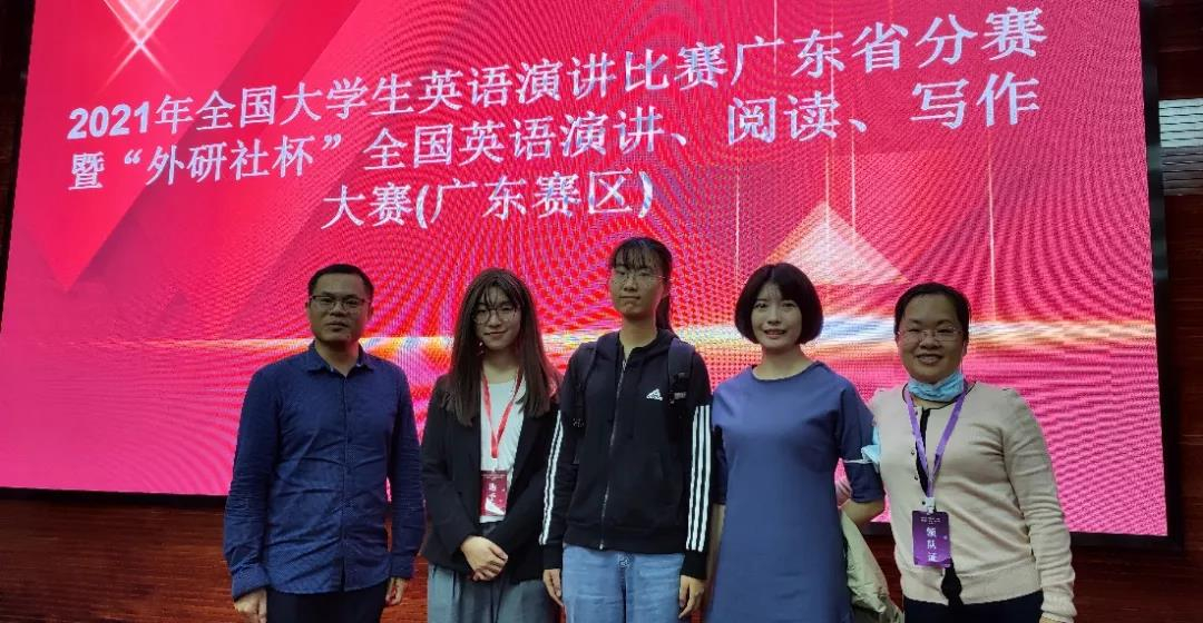 60c6fefe34b904b31a6dff6fa4286ff 0